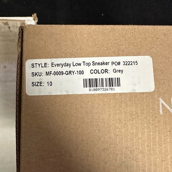 Nisolo Everyday Low Top Sneaker Size 10 - Picture 6 of 8